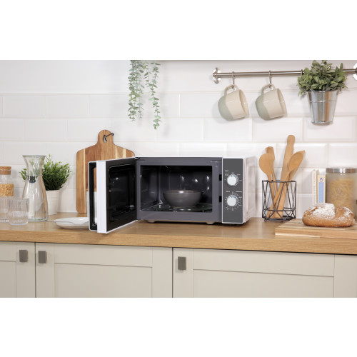 Dale Leisure Russell Hobbs White Microwave 800w/20 Litre